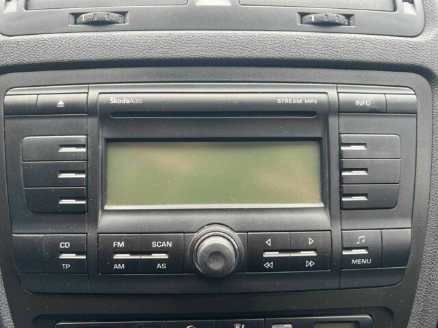 Сірий Шкода Октавія, об'ємом двигуна 0 л та пробігом 225 тис. км за 6990 $, фото 23 на Automoto.ua