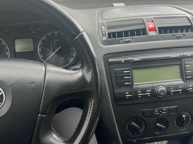 Серый Шкода Октавия, объемом двигателя 1.6 л и пробегом 270 тыс. км за 4500 $, фото 6 на Automoto.ua