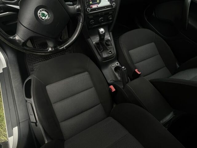 Серый Шкода Октавия, объемом двигателя 1.9 л и пробегом 253 тыс. км за 6000 $, фото 3 на Automoto.ua