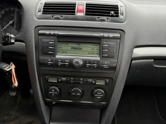 Сірий Шкода Октавія, об'ємом двигуна 0 л та пробігом 300 тис. км за 3200 $, фото 12 на Automoto.ua