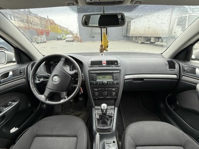 Сірий Шкода Октавія, об'ємом двигуна 0 л та пробігом 300 тис. км за 3200 $, фото 10 на Automoto.ua