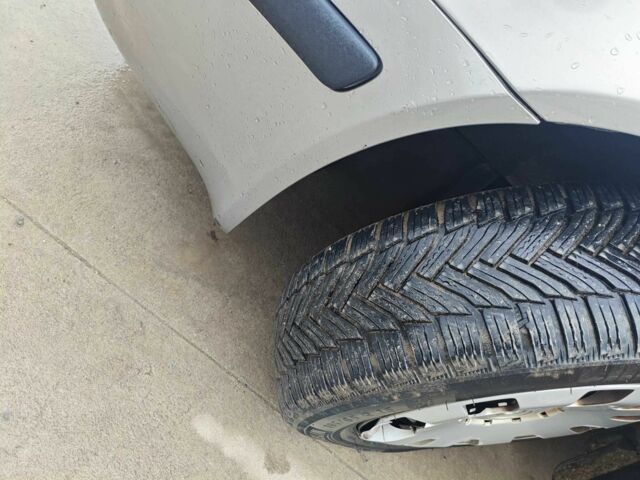 Сірий Шкода Октавія, об'ємом двигуна 1.6 л та пробігом 230 тис. км за 4300 $, фото 4 на Automoto.ua