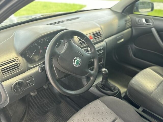 Сірий Шкода Октавія, об'ємом двигуна 1.6 л та пробігом 300 тис. км за 5200 $, фото 6 на Automoto.ua