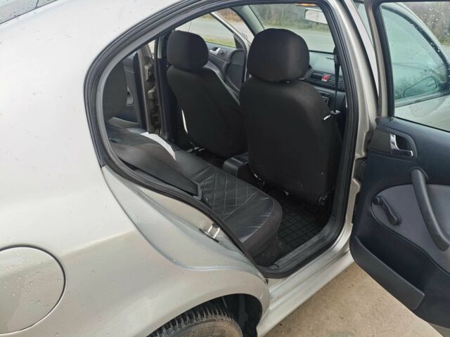 Сірий Шкода Октавія, об'ємом двигуна 1.6 л та пробігом 230 тис. км за 4300 $, фото 12 на Automoto.ua