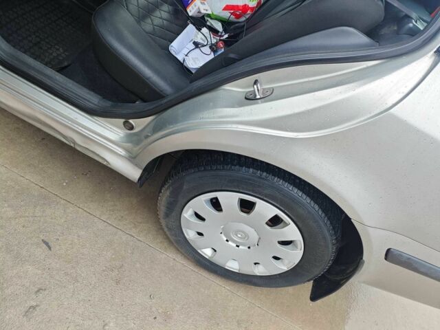 Сірий Шкода Октавія, об'ємом двигуна 1.6 л та пробігом 230 тис. км за 4300 $, фото 8 на Automoto.ua