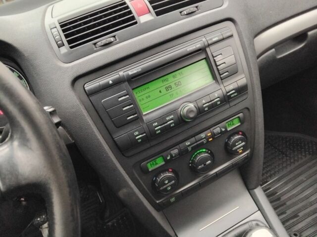 Серый Шкода Октавия, объемом двигателя 1.9 л и пробегом 300 тыс. км за 2400 $, фото 11 на Automoto.ua