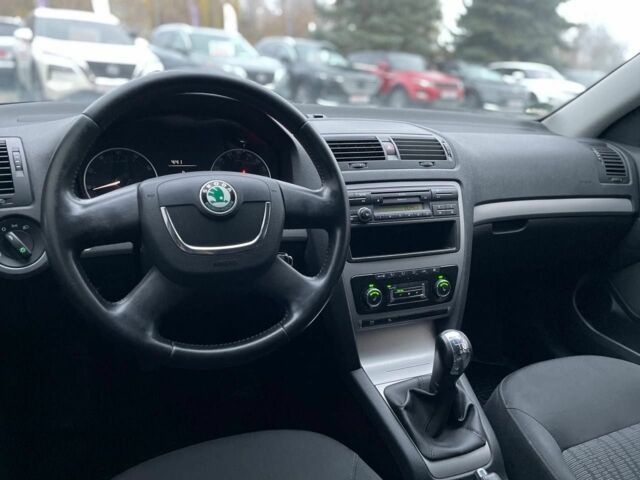 Сірий Шкода Октавія, об'ємом двигуна 1.8 л та пробігом 172 тис. км за 6999 $, фото 8 на Automoto.ua