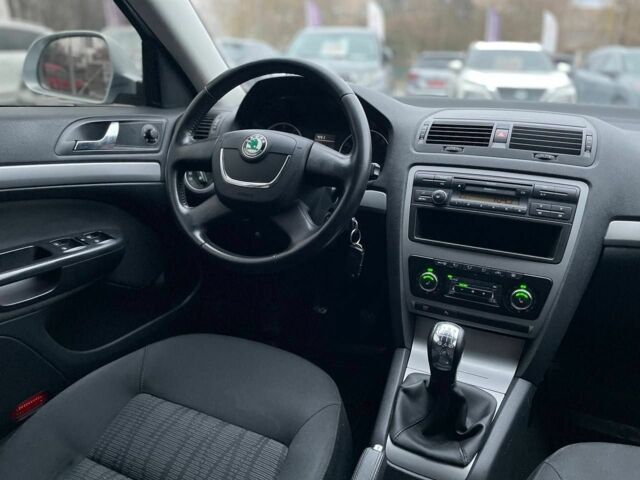 Сірий Шкода Октавія, об'ємом двигуна 1.8 л та пробігом 172 тис. км за 6999 $, фото 11 на Automoto.ua