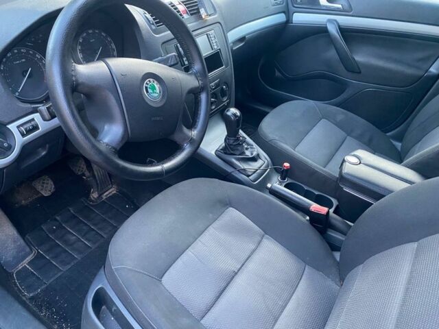 Серый Шкода Октавия, объемом двигателя 1.6 л и пробегом 268 тыс. км за 5500 $, фото 7 на Automoto.ua