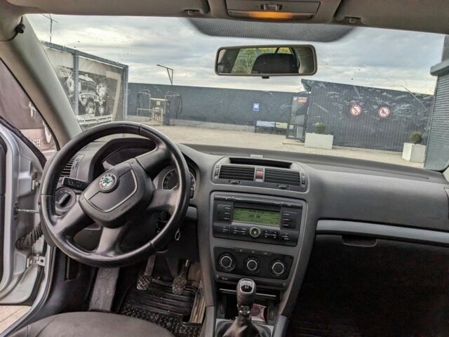 Серый Шкода Октавия, объемом двигателя 0 л и пробегом 280 тыс. км за 3939 $, фото 6 на Automoto.ua