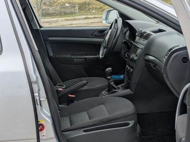 Серый Шкода Октавия, объемом двигателя 0 л и пробегом 281 тыс. км за 3734 $, фото 4 на Automoto.ua