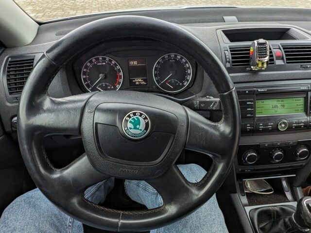 Серый Шкода Октавия, объемом двигателя 0 л и пробегом 281 тыс. км за 3734 $, фото 1 на Automoto.ua