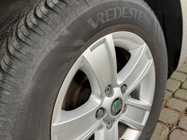 Сірий Шкода Октавія, об'ємом двигуна 1.2 л та пробігом 250 тис. км за 6650 $, фото 10 на Automoto.ua