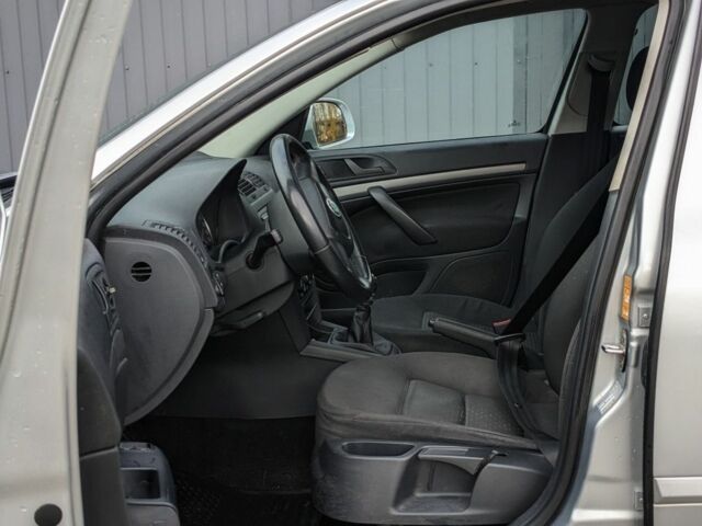 Серый Шкода Октавия, объемом двигателя 0 л и пробегом 280 тыс. км за 3939 $, фото 2 на Automoto.ua