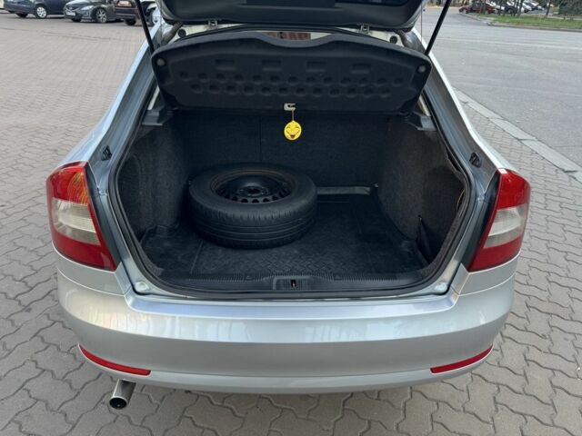 Серый Шкода Октавия, объемом двигателя 1.6 л и пробегом 268 тыс. км за 7250 $, фото 14 на Automoto.ua