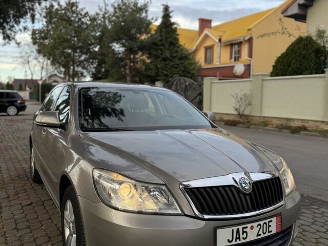 Сірий Шкода Октавія, об'ємом двигуна 1.2 л та пробігом 250 тис. км за 6650 $, фото 1 на Automoto.ua