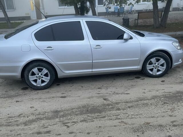 Шкода Октавия 2011 в Ужгороде на Automoto.ua Серый Шкода Октавия, объемом двигателя 1.6 л и пробегом 2 тыс. км за 7200 $, фото 1 на Automoto.ua