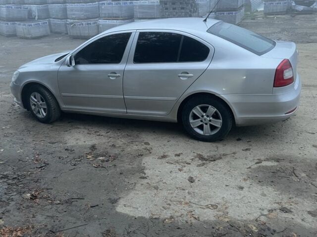 Шкода Октавия 2011 в Ужгороде на Automoto.ua Серый Шкода Октавия, объемом двигателя 1.6 л и пробегом 2 тыс. км за 7200 $, фото 3 на Automoto.ua