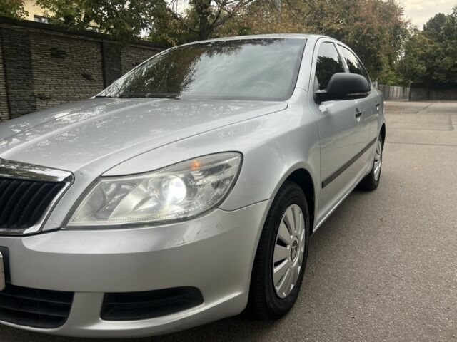 Серый Шкода Октавия, объемом двигателя 1.6 л и пробегом 207 тыс. км за 6400 $, фото 9 на Automoto.ua