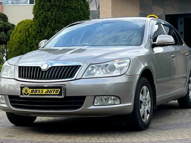 Серый Шкода Октавия, объемом двигателя 1.8 л и пробегом 155 тыс. км за 8999 $, фото 2 на Automoto.ua