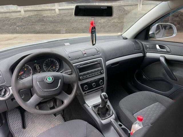 Сірий Шкода Октавія, об'ємом двигуна 1.8 л та пробігом 210 тис. км за 4500 $, фото 6 на Automoto.ua