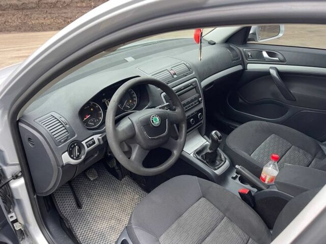 Сірий Шкода Октавія, об'ємом двигуна 1.8 л та пробігом 210 тис. км за 4500 $, фото 5 на Automoto.ua