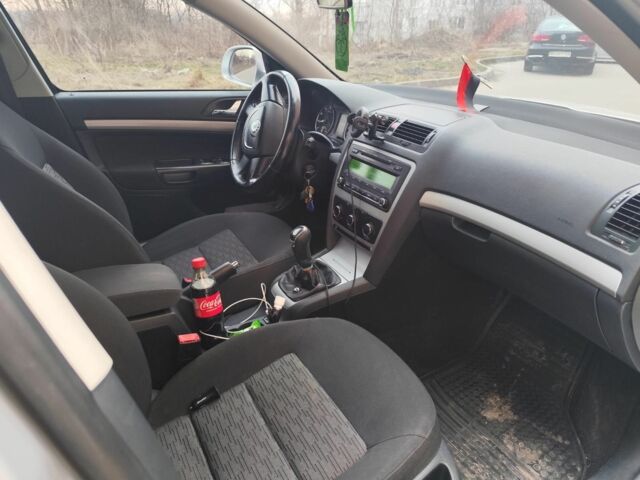 Сірий Шкода Октавія, об'ємом двигуна 1.8 л та пробігом 300 тис. км за 6300 $, фото 13 на Automoto.ua