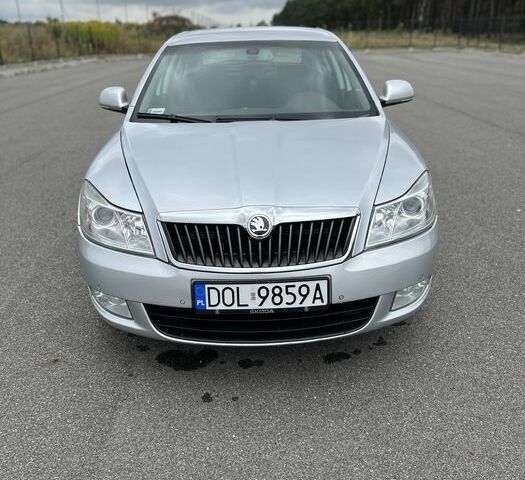 Серый Шкода Октавия, объемом двигателя 1.6 л и пробегом 176 тыс. км за 2000 $, фото 1 на Automoto.ua