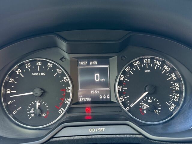 Серый Шкода Октавия, объемом двигателя 1.6 л и пробегом 271 тыс. км за 11000 $, фото 7 на Automoto.ua