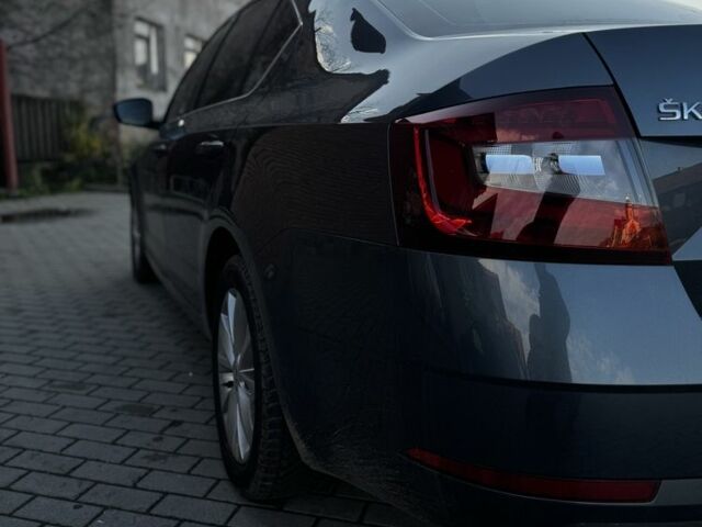 Серый Шкода Октавия, объемом двигателя 1.6 л и пробегом 235 тыс. км за 14700 $, фото 2 на Automoto.ua