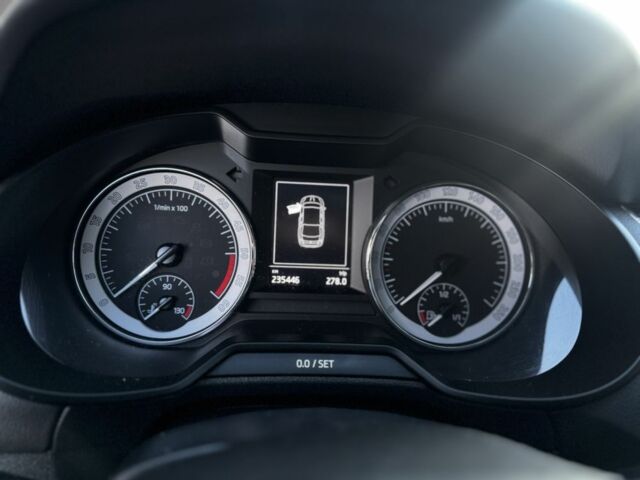 Серый Шкода Октавия, объемом двигателя 1.6 л и пробегом 235 тыс. км за 14700 $, фото 4 на Automoto.ua