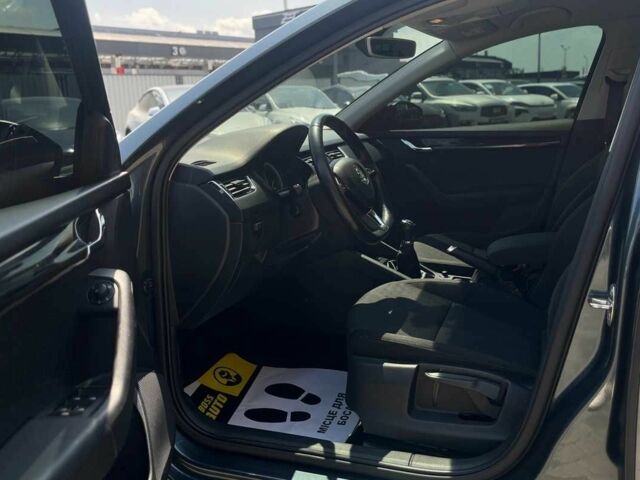 Серый Шкода Октавия, объемом двигателя 1.6 л и пробегом 273 тыс. км за 13700 $, фото 15 на Automoto.ua