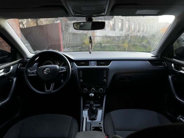 Серый Шкода Октавия, объемом двигателя 1.6 л и пробегом 235 тыс. км за 14700 $, фото 3 на Automoto.ua