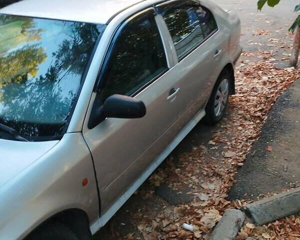 Серый Шкода Октавия, объемом двигателя 1.6 л и пробегом 313 тыс. км за 1999 $, фото 1 на Automoto.ua