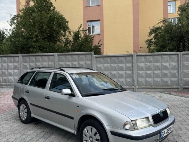 Серый Шкода Октавия, объемом двигателя 1.6 л и пробегом 350 тыс. км за 3250 $, фото 2 на Automoto.ua