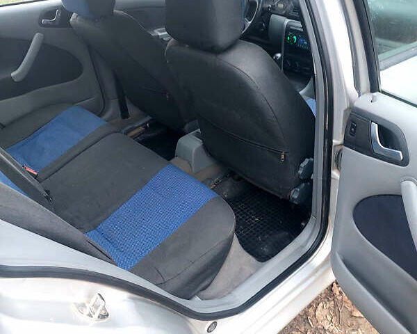 Серый Шкода Октавия, объемом двигателя 1.6 л и пробегом 230 тыс. км за 2800 $, фото 7 на Automoto.ua