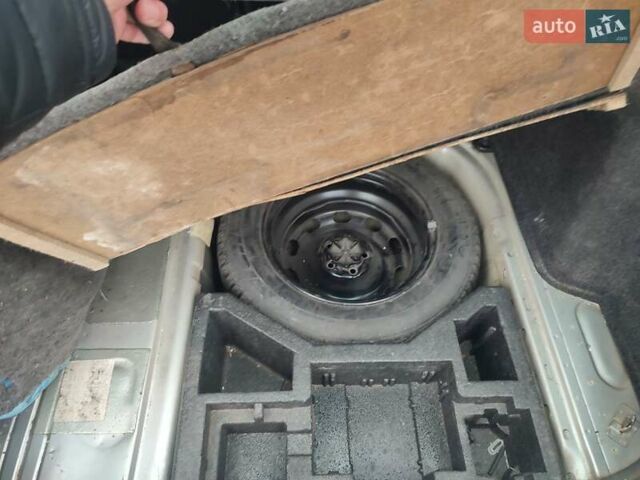 Сірий Шкода Октавія, об'ємом двигуна 1.6 л та пробігом 230 тис. км за 2750 $, фото 8 на Automoto.ua