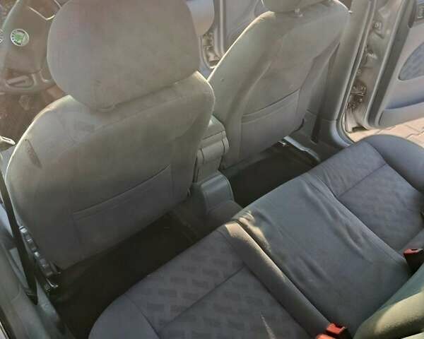 Серый Шкода Октавия, объемом двигателя 1.6 л и пробегом 270 тыс. км за 3700 $, фото 4 на Automoto.ua