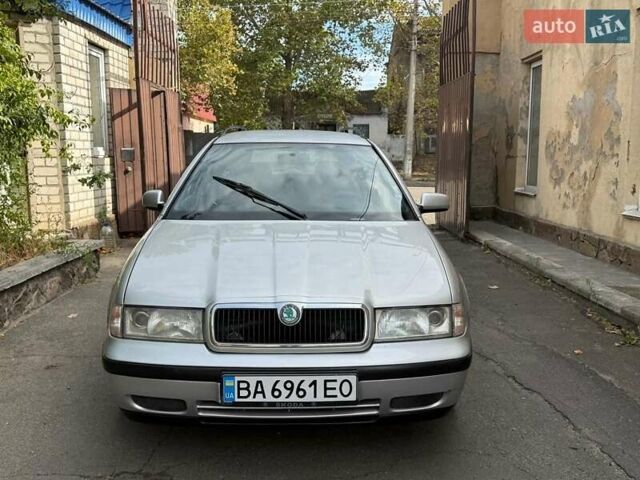 Серый Шкода Октавия, объемом двигателя 1.6 л и пробегом 280 тыс. км за 3750 $, фото 5 на Automoto.ua