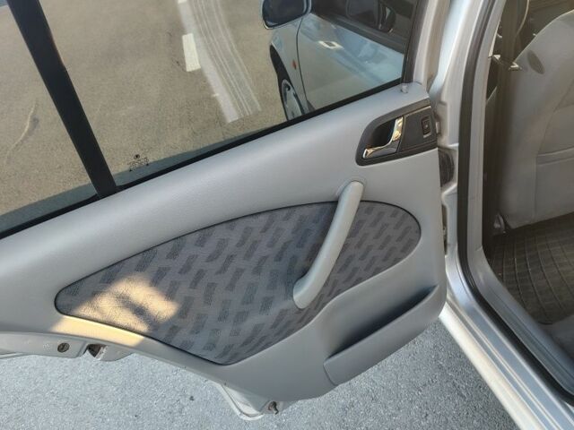 Серый Шкода Октавия, объемом двигателя 1.6 л и пробегом 225 тыс. км за 3800 $, фото 4 на Automoto.ua