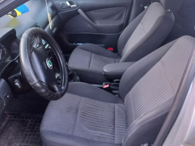 Серый Шкода Октавия, объемом двигателя 1.8 л и пробегом 280 тыс. км за 4800 $, фото 3 на Automoto.ua