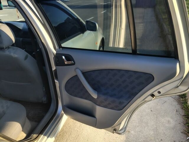 Серый Шкода Октавия, объемом двигателя 1.6 л и пробегом 225 тыс. км за 3800 $, фото 5 на Automoto.ua