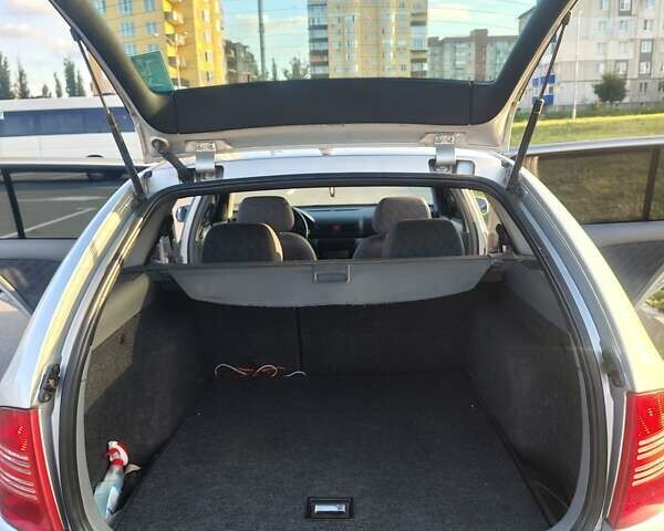 Серый Шкода Октавия, объемом двигателя 1.6 л и пробегом 225 тыс. км за 3800 $, фото 2 на Automoto.ua