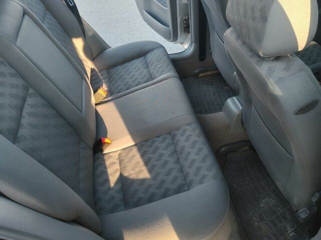 Серый Шкода Октавия, объемом двигателя 1.6 л и пробегом 225 тыс. км за 3800 $, фото 6 на Automoto.ua