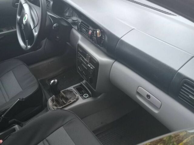 Серый Шкода Октавия, объемом двигателя 1.9 л и пробегом 400 тыс. км за 2400 $, фото 2 на Automoto.ua