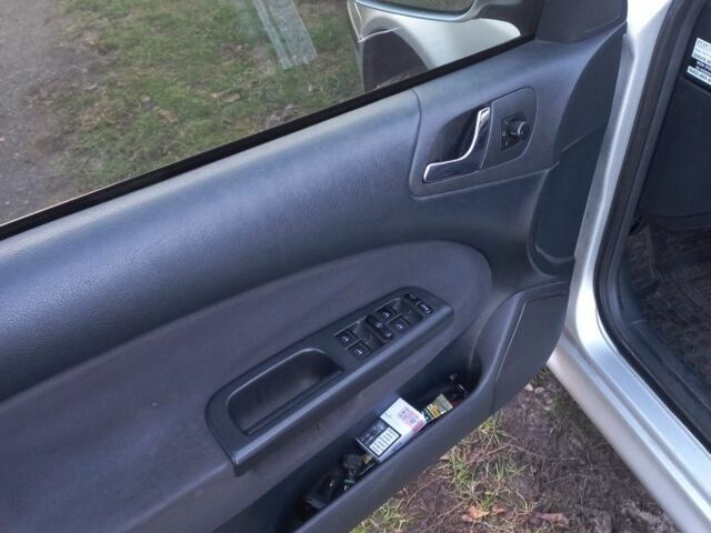 Серый Шкода Октавия, объемом двигателя 1.8 л и пробегом 280 тыс. км за 4800 $, фото 2 на Automoto.ua