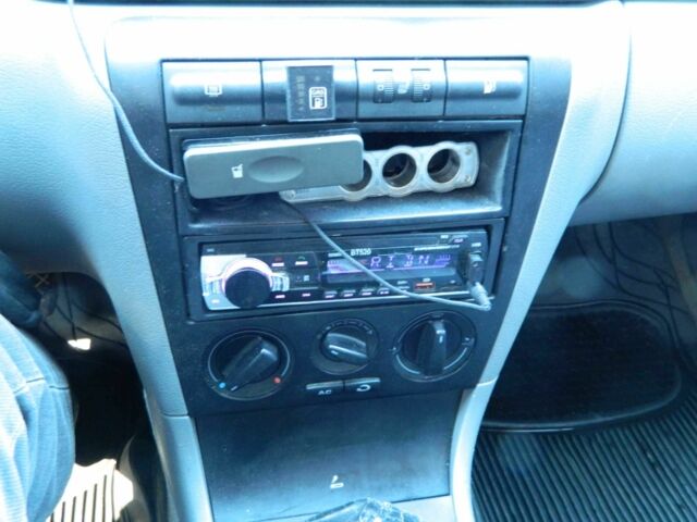 Серый Шкода Октавия, объемом двигателя 1.6 л и пробегом 260 тыс. км за 4200 $, фото 3 на Automoto.ua