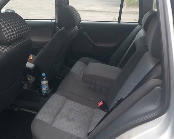 Серый Шкода Октавия, объемом двигателя 1.6 л и пробегом 265 тыс. км за 3400 $, фото 6 на Automoto.ua