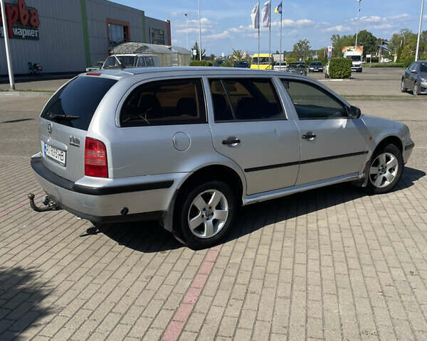 Серый Шкода Октавия, объемом двигателя 1.6 л и пробегом 360 тыс. км за 2950 $, фото 5 на Automoto.ua