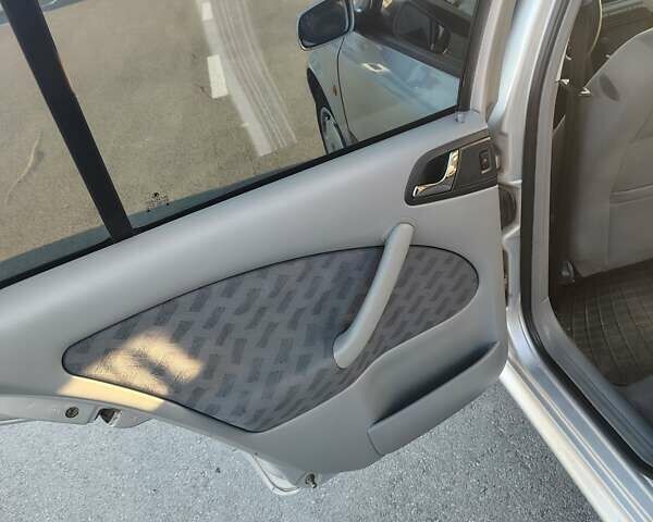 Серый Шкода Октавия, объемом двигателя 1.6 л и пробегом 225 тыс. км за 3800 $, фото 8 на Automoto.ua